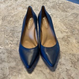 Navy blue pumps